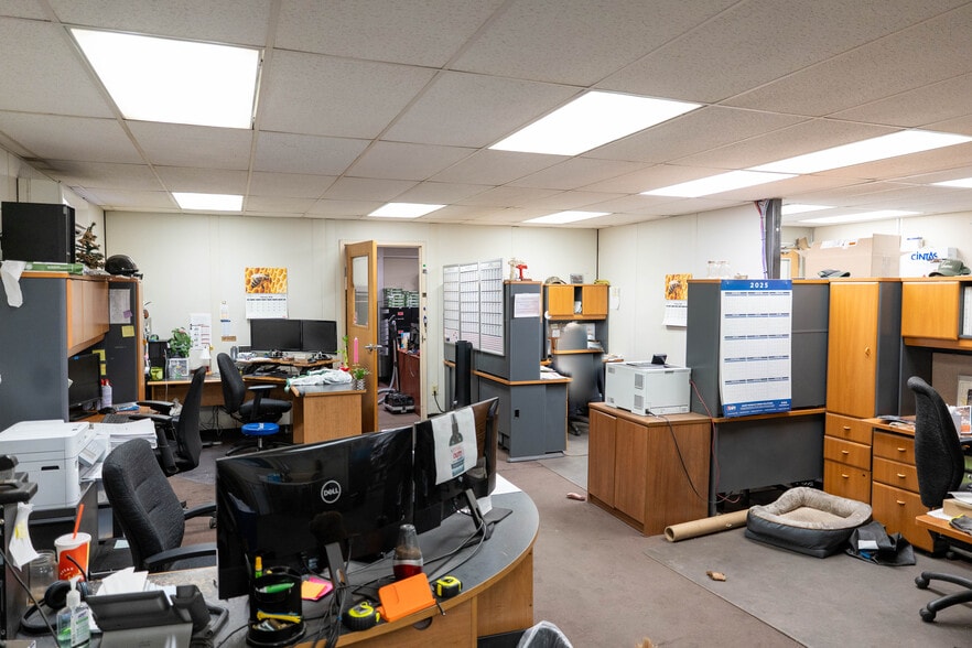 More Photos Of 2424 Columbus Rd, Springfield Warehouse For Sale