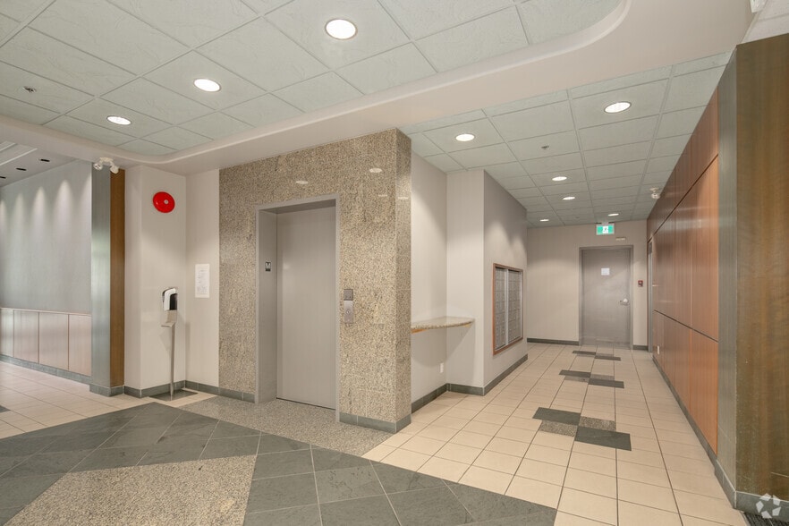 More Photos Of 13353 Commerce Pky, Richmond Office For Lease