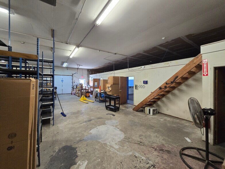 More Photos Of 3212 State Route 94, Franklin Light Manufacturing For Lease