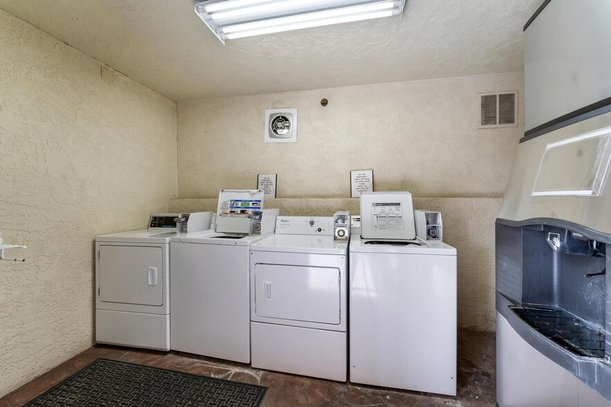 More Photos Of 1450 S Auto Mall Dr, St George Hotel For Sale