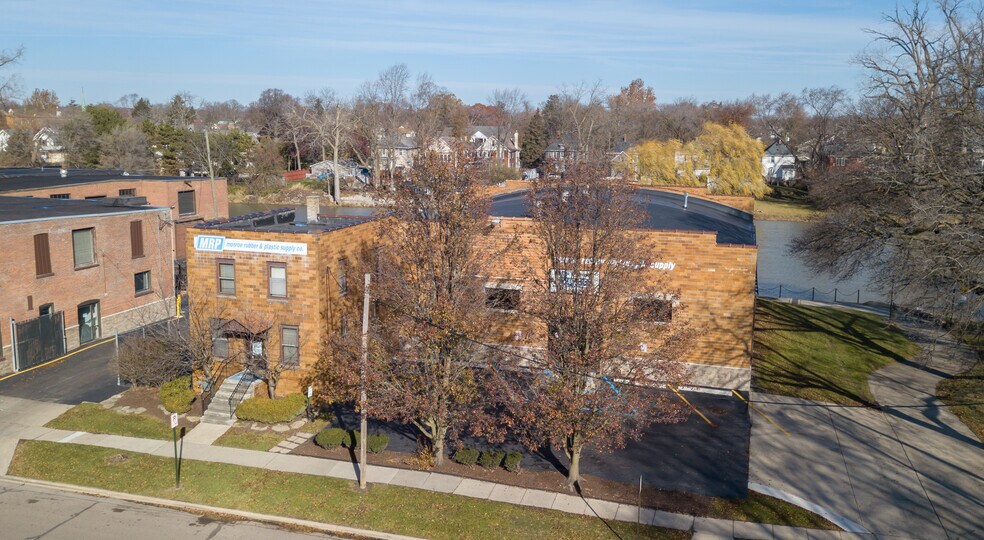 More Photos Of 425 E Front St, Monroe Manufacturing For Lease