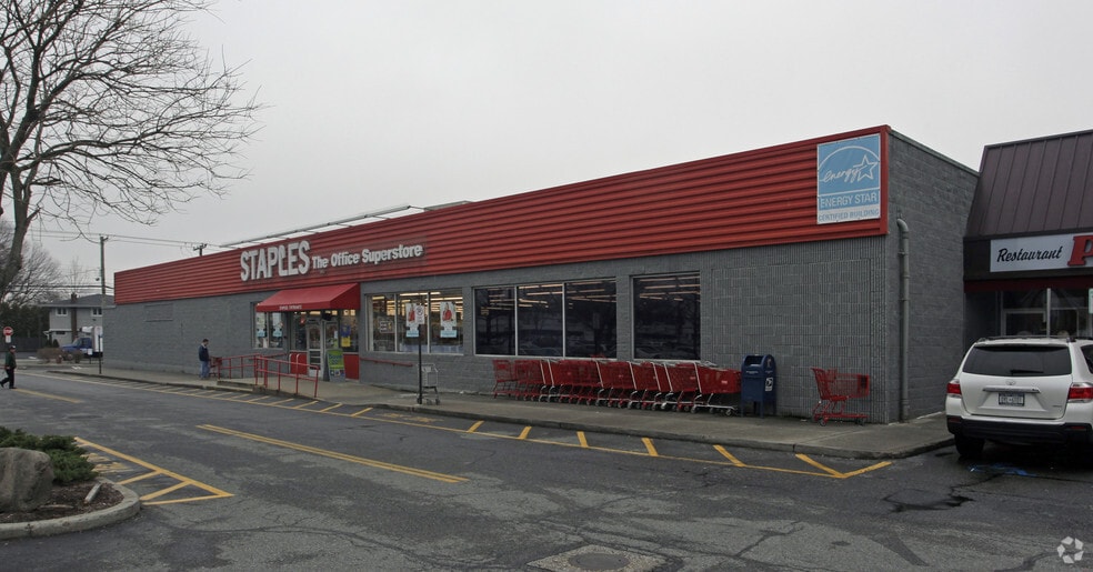 More Photos Of 410-2 S Oyster Bay Rd, Hicksville Freestanding For Lease