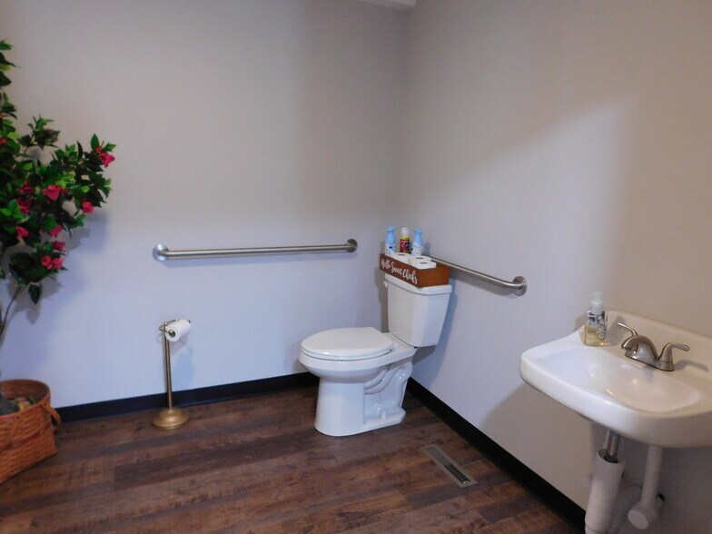 More Photos Of 992 Clamtown Rd, Tamaqua Office For Lease
