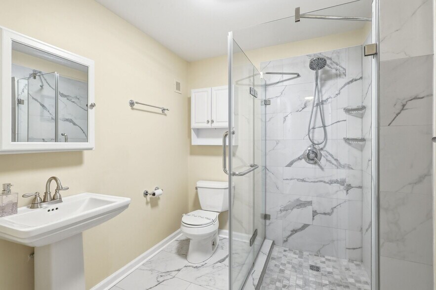 More Photos Of 1644 Broadstone Rd, Banner Elk General Retail For Sale