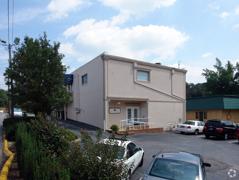 More Photos Of 941 N Pleasantburg Dr, Greenville Office For Lease