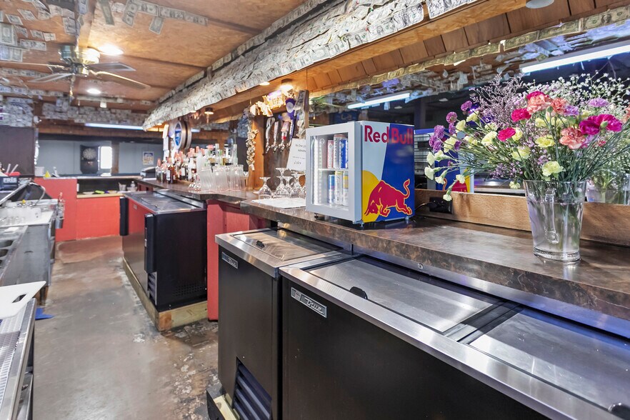 More Photos Of 220 N Old Route 66, Litchfield Restaurant For Sale