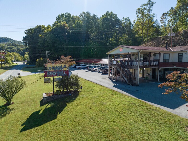 More Photos Of 125 Tee Pee Dr, Whittier Hotel For Sale