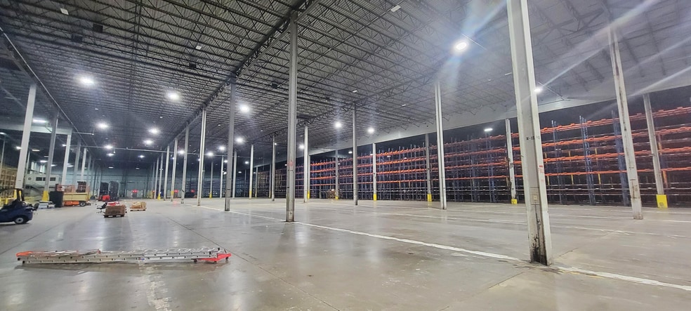 More Photos Of 1500 Corporate Blvd, Newburgh Warehouse For Lease
