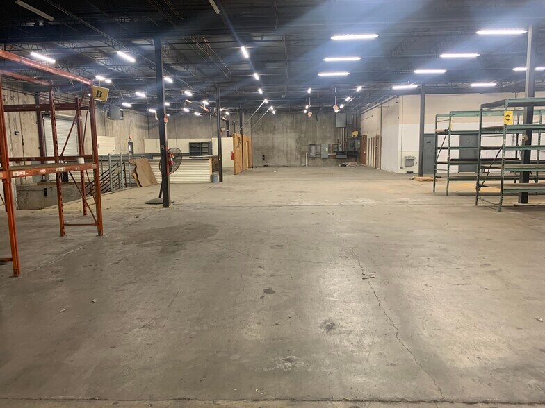 More Photos Of 2501 Commerce, Houston Warehouse For Lease