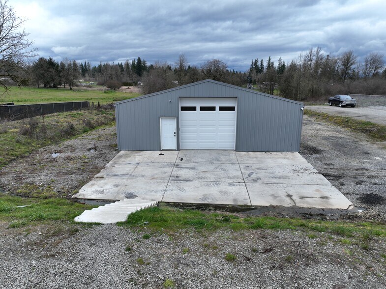 More Photos Of 104 NE 194th St, Ridgefield Warehouse For Lease