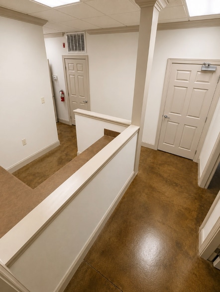 More Photos Of 1000 Southlake Park, Birmingham Office Residential For Sale