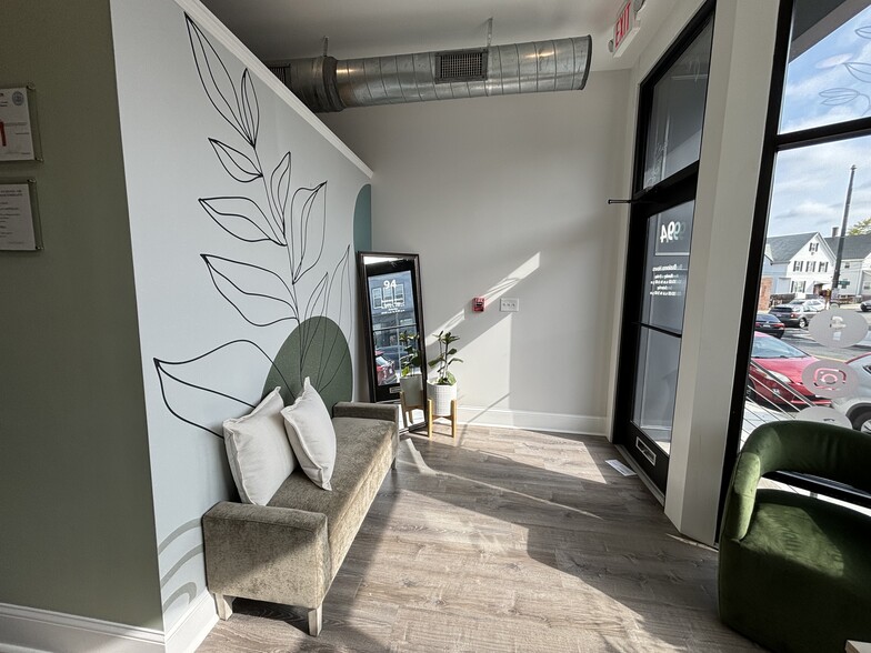 More Photos Of 90-96 Main St, Malden Storefront Retail Residential For Lease