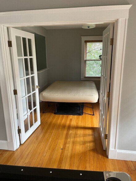 More Photos Of 132 Rawson Rd, Arlington Flex For Sale