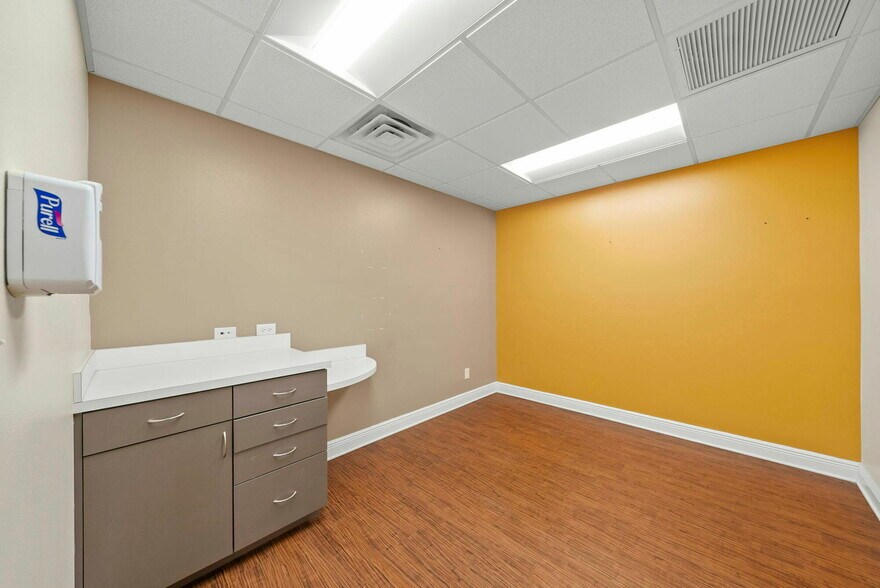More Photos Of 1600 Jenks Ave, Panama City Medical For Sale