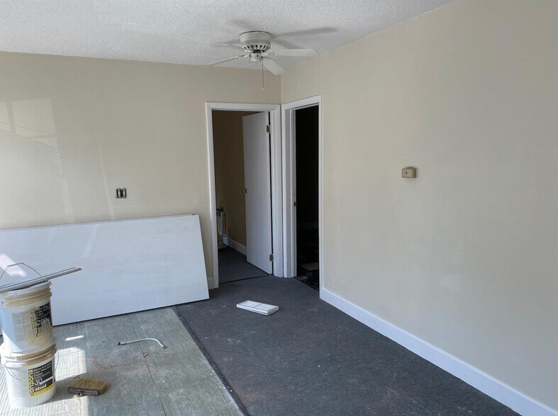 More Photos Of 895 Shuler Ave, Hamilton Office For Sale