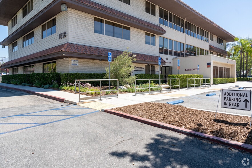 More Photos Of 1818 N Orange Grove Ave, Pomona Medical For Lease