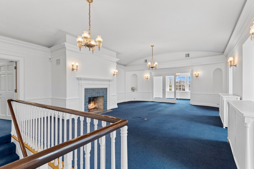 More Photos Of 31 N Main St, Essex Medical For Lease