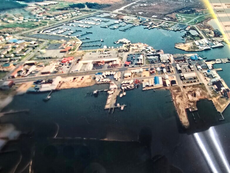 More Photos Of 822 W Main St, Crisfield Storefront Retail Residential For Sale