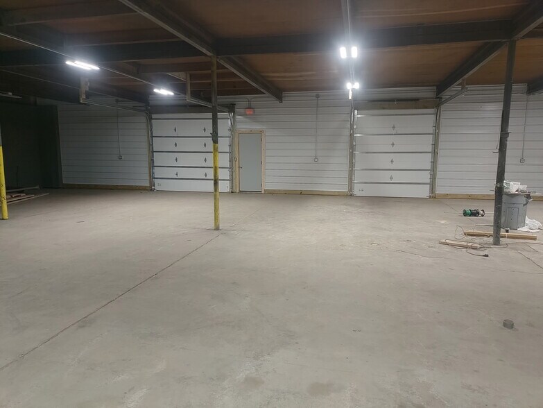 More Photos Of 3729 Sutherland ave, Indianapolis Warehouse For Lease