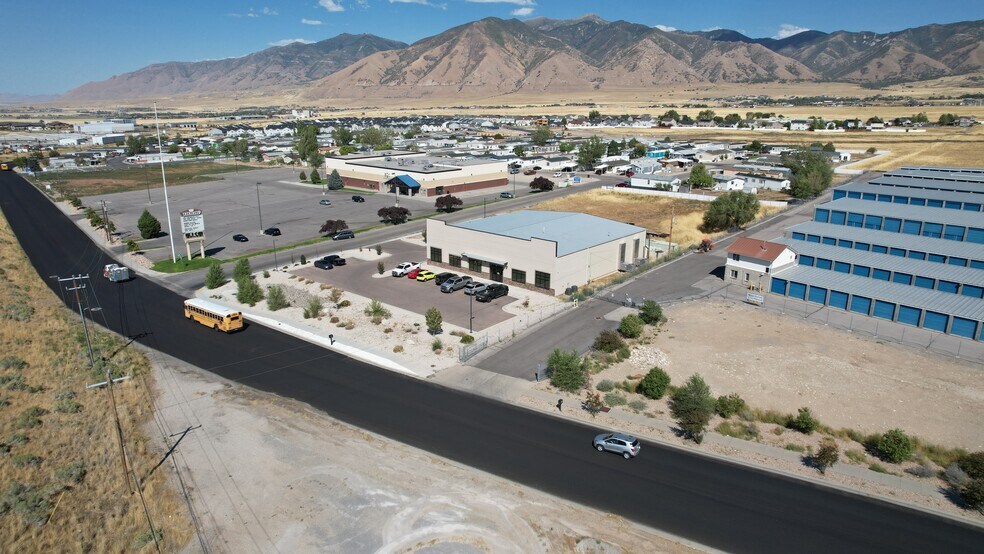 More Photos Of 1518 N Pine Canyon Rd, Tooele Showroom For Sale