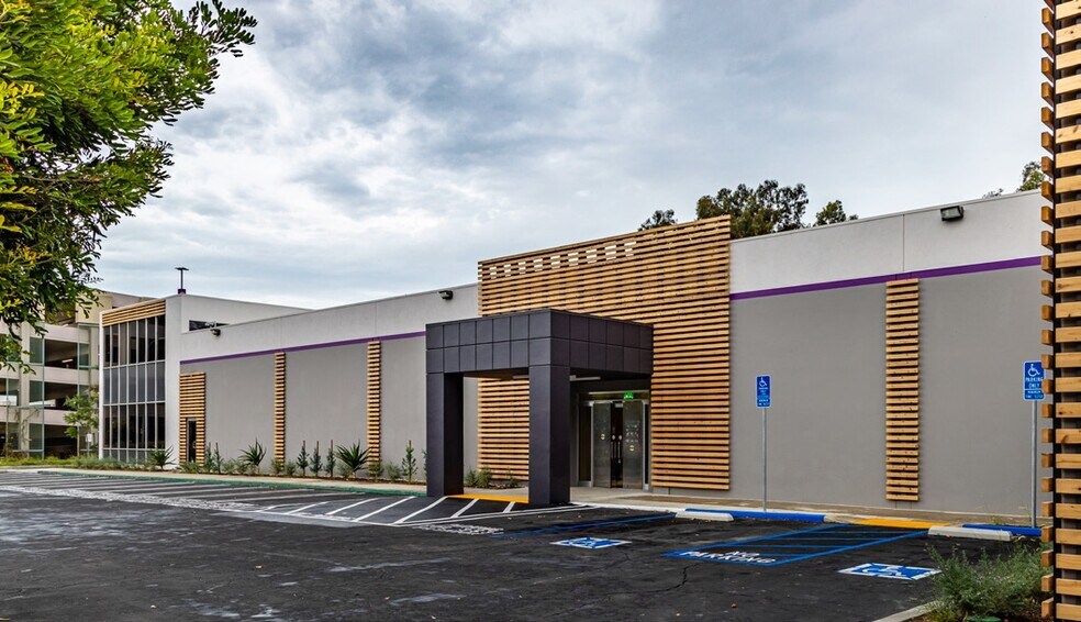 More Photos Of 3531 Fashion Way, Torrance Medical For Lease