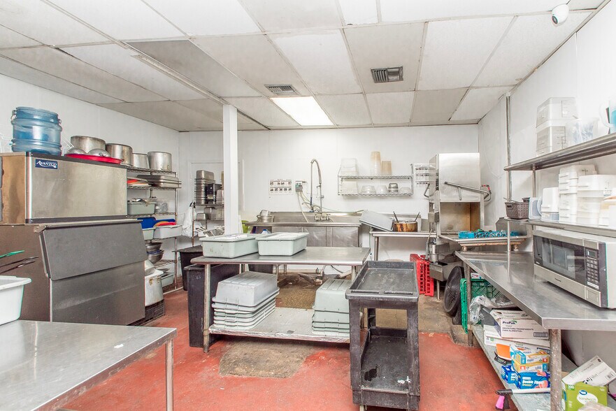 More Photos Of 7310 Highway 182 E, Morgan City General Retail For Sale