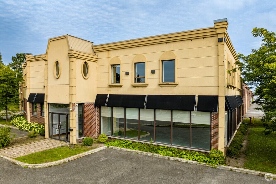 Primary Photo Of 6950 Boul Couture, Montréal Warehouse For Sale