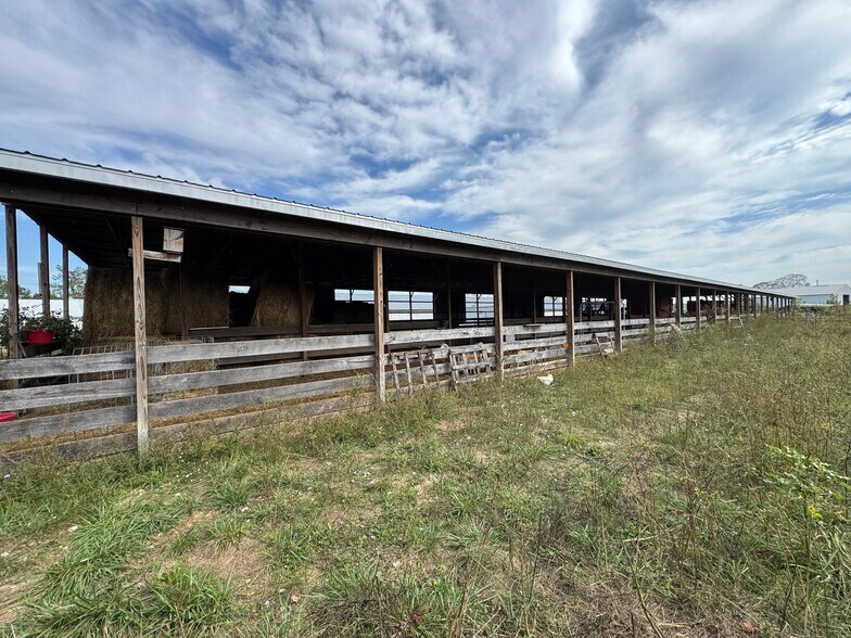 More Photos Of 901 Carpenter Rd, Albany Specialty For Sale