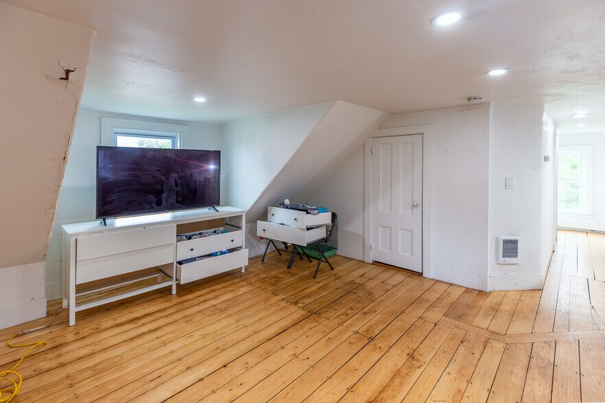 More Photos Of 211 Court St, Plymouth Apartments For Sale
