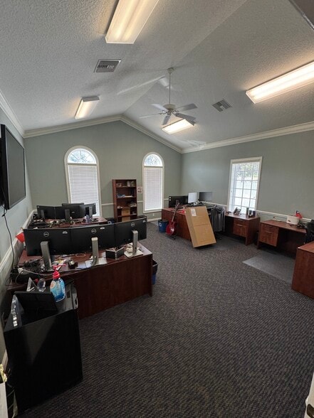 More Photos Of 2146 Alternate 19 N, Palm Harbor Office For Sale