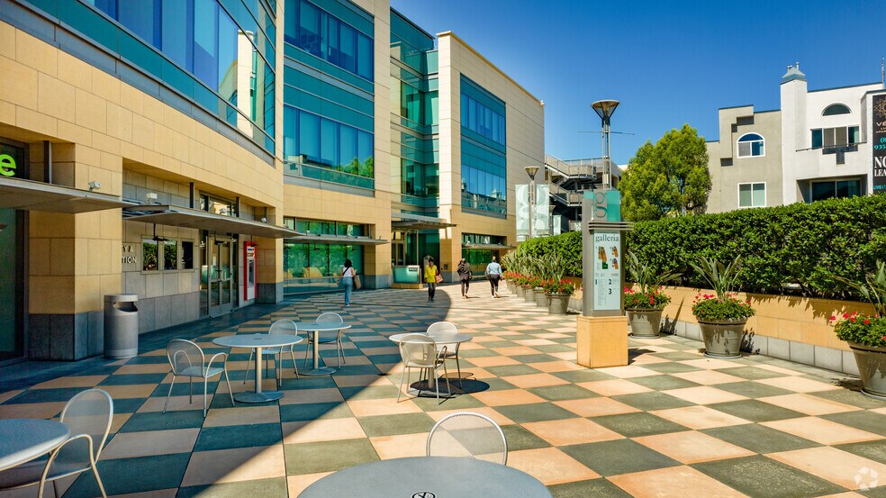 More Photos Of 15301 Ventura Blvd, Sherman Oaks Coworking Space