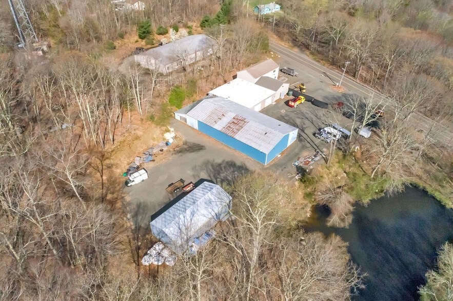 More Photos Of 8 Route 80, Killingworth Warehouse For Lease