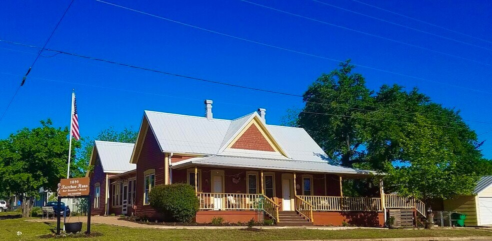 More Photos Of 1307 Wright St, Llano Freestanding For Sale