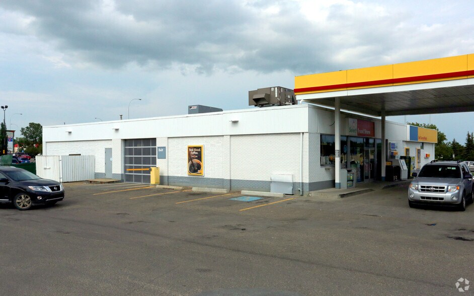 More Photos Of 398 St Albert Trl, St. Albert Freestanding For Lease