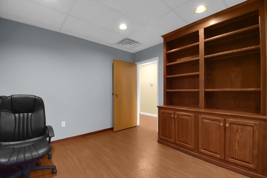 More Photos Of 660 Cooper Rd, Westerville Medical For Sale