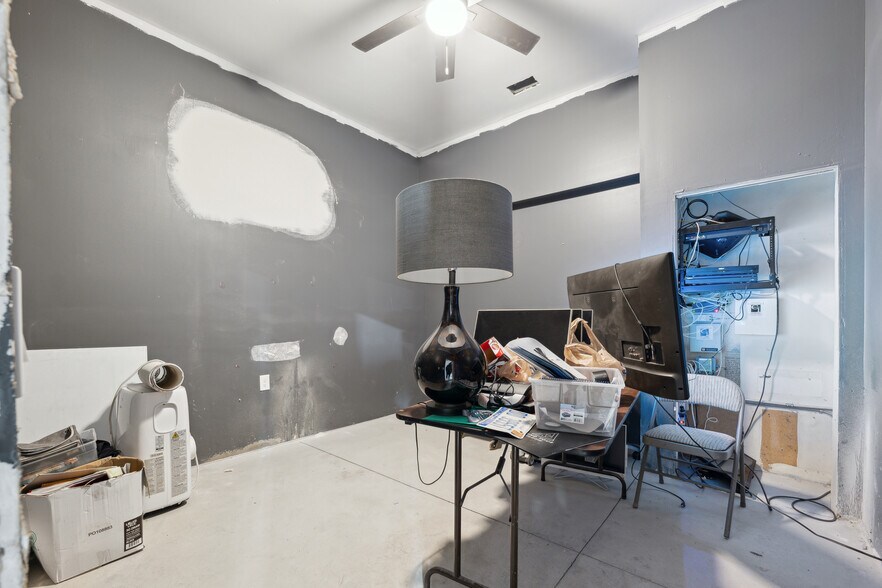 More Photos Of 2502 E Michigan Ave, Ypsilanti Freestanding For Lease