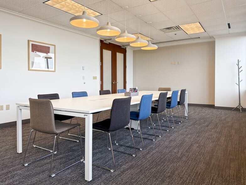 More Photos Of 6100 S Yale Ave, Tulsa Coworking Space