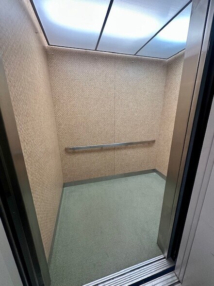 More Photos Of 94 Auburn St, Portland Office For Lease