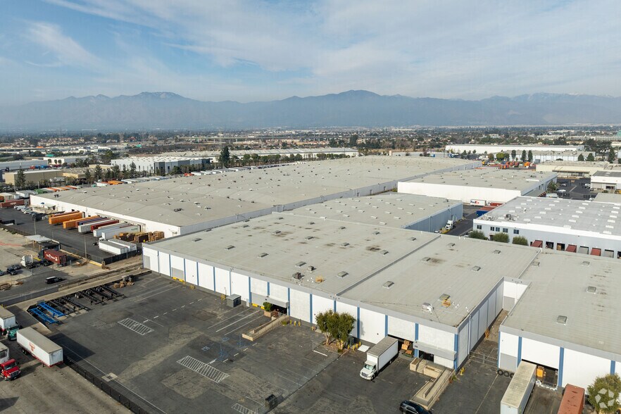 More Photos Of 325-337 N Baldwin Park Blvd, City of Industry Warehouse For Lease