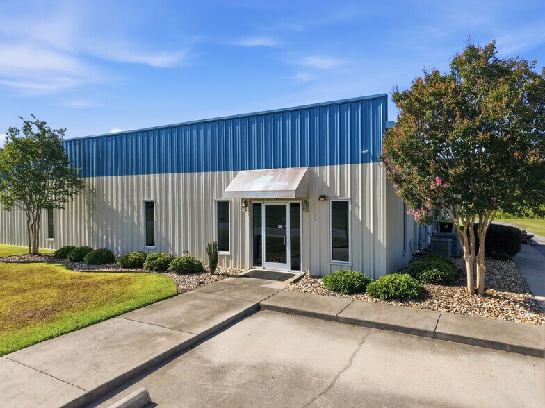More Photos Of 3655 Peace St, Farmville Industrial For Lease
