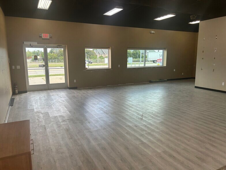 More Photos Of 26051 Dequindre Rd, Madison Heights Warehouse For Sale