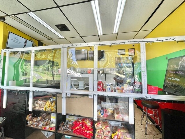 More Photos Of 50 Middle Country Rd, Coram Storefront Retail Office For Lease