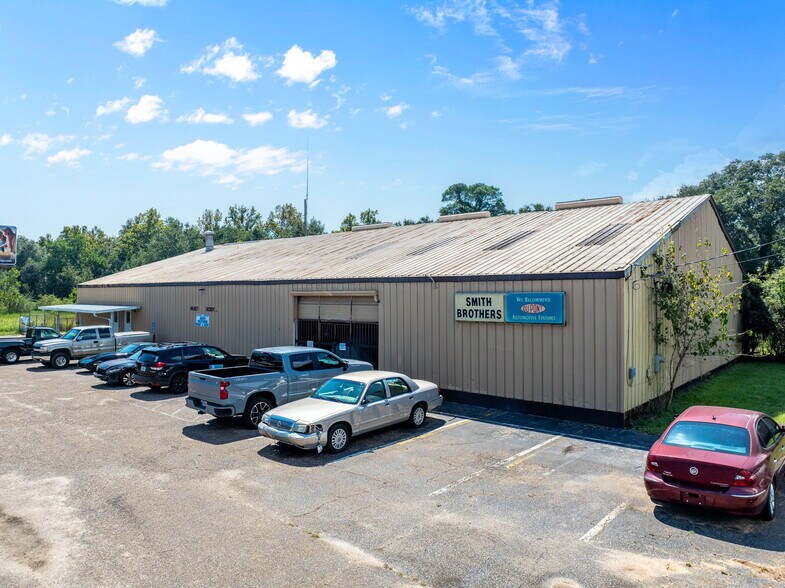 More Photos Of 4001 W St, Pensacola Distribution For Lease
