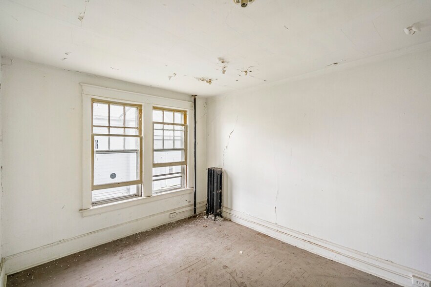 More Photos Of 93 Walnut St, Binghamton Apartments For Sale