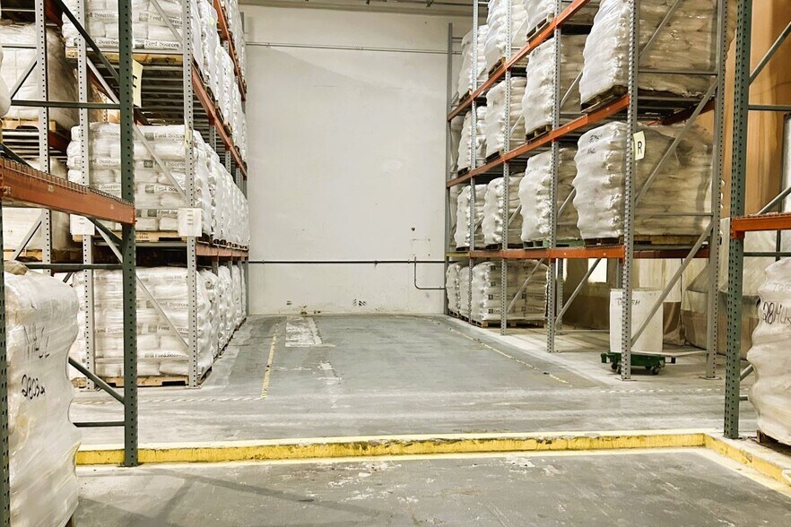 More Photos Of 1916 Gallagher Dr, Sherman Warehouse For Sale