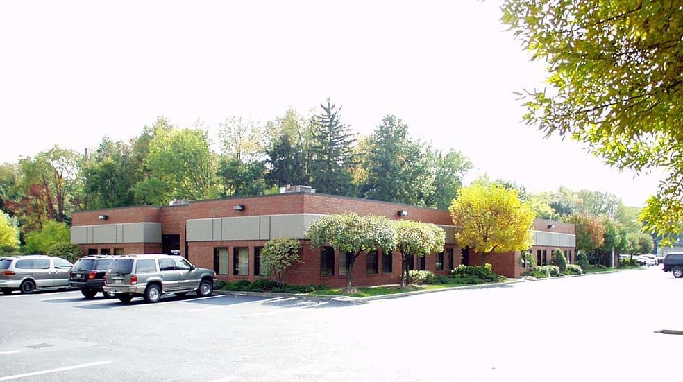 Primary Photo Of 9821 Olde Eight Rd, Northfield Medical For Lease