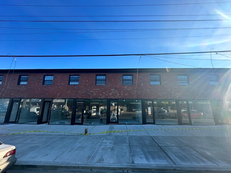 More Photos Of 205-16 Linden Blvd, Saint Albans Storefront Retail Residential For Lease