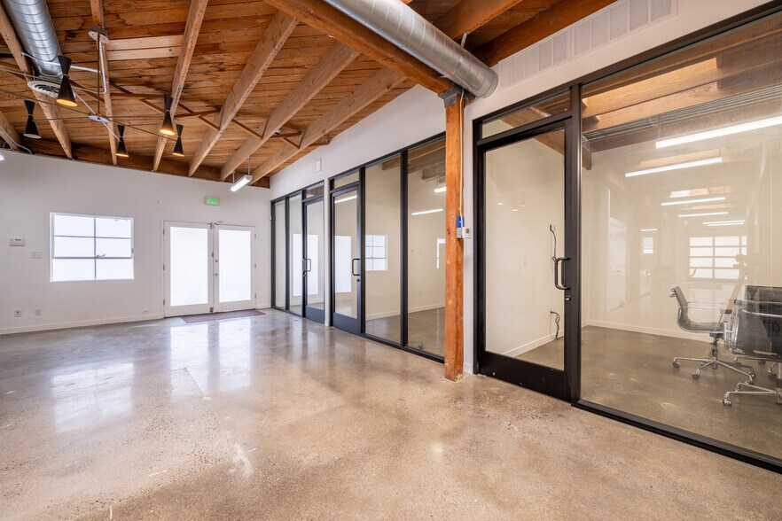 More Photos Of 2842-2912 Colorado Ave, Santa Monica Flex For Lease