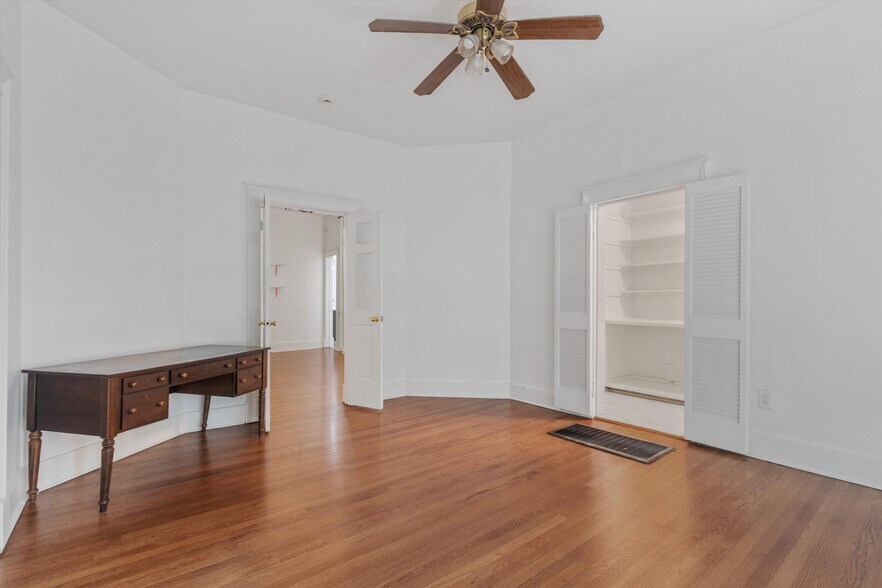 More Photos Of 2282 Central Ave, Memphis Loft Creative Space For Sale