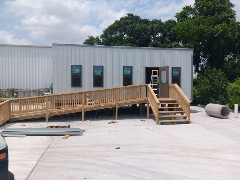 Primary Photo Of 8622 Lipan Rd, Houston Freestanding For Lease